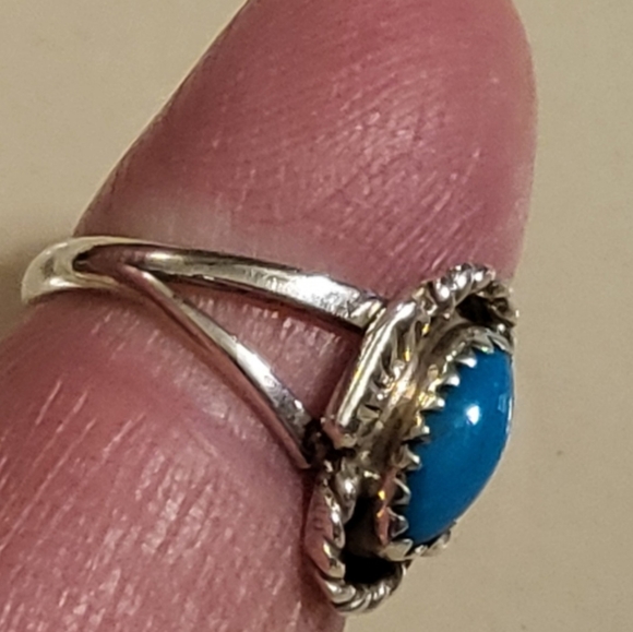 Sterling silver turquoise ring size 6 - Picture 3 of 4